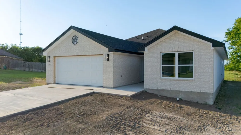 2115 Blackhawk Loop Belton, TX 76513