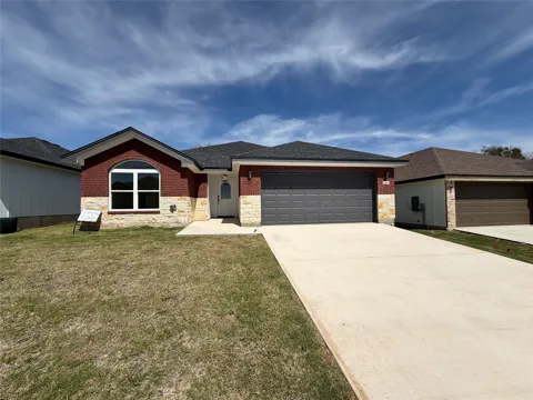 2119 Blackhawk Loop