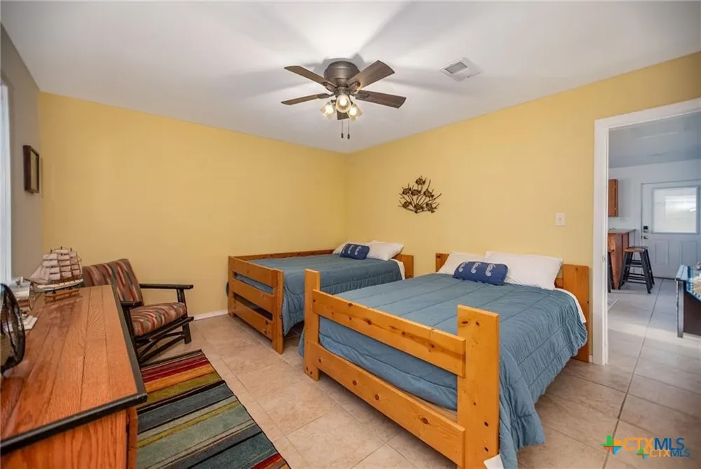 19 Dewberry Lane Seadrift, TX 77983