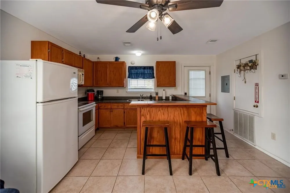 19 Dewberry Lane Seadrift, TX 77983