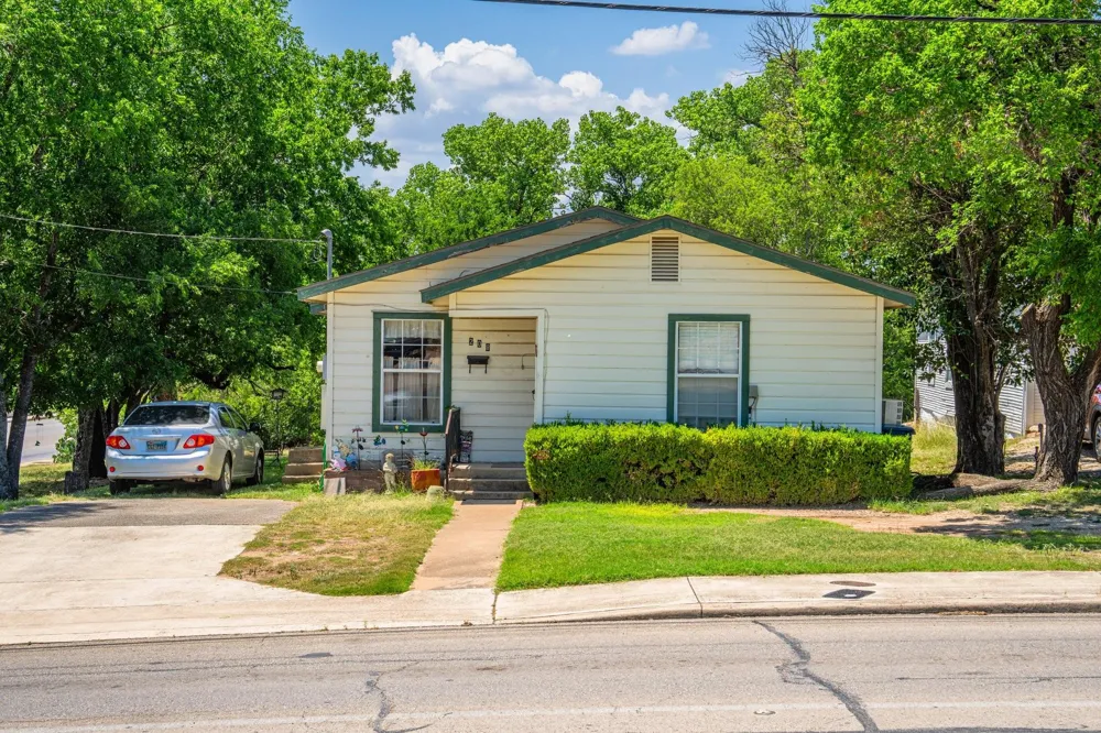 208 Francisco Lemos Street Kerrville, TX 78028