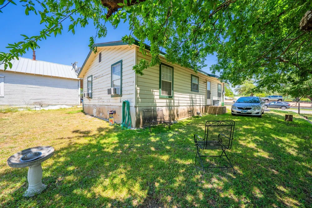 208 Francisco Lemos Street Kerrville, TX 78028