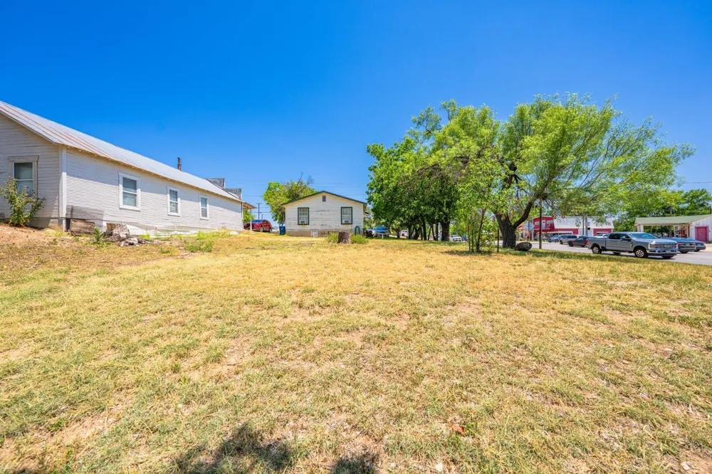 208 Francisco Lemos Street Kerrville, TX 78028
