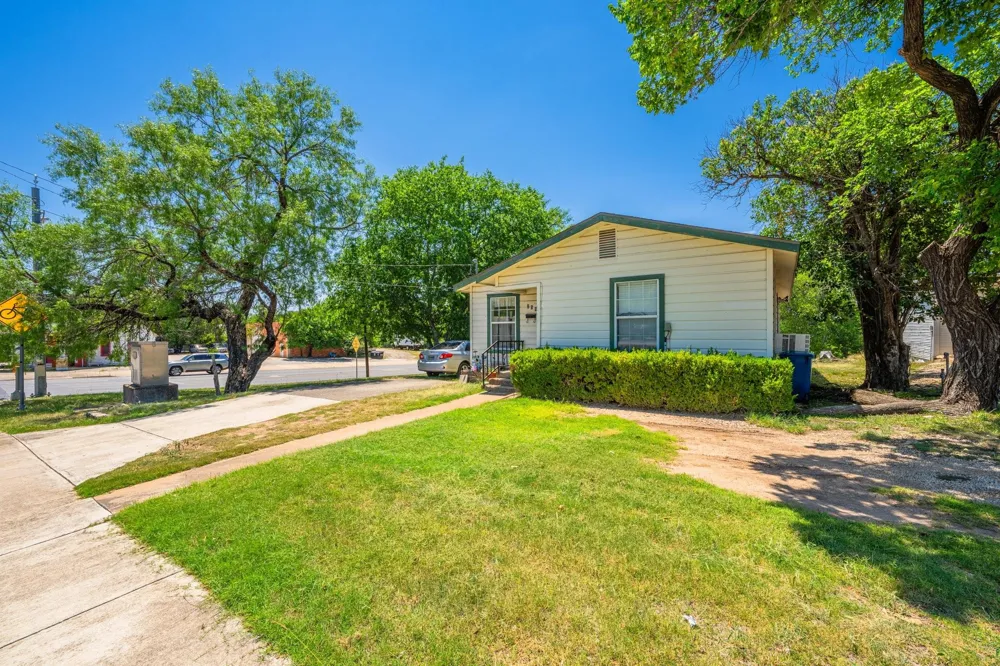 208 Francisco Lemos Street Kerrville, TX 78028