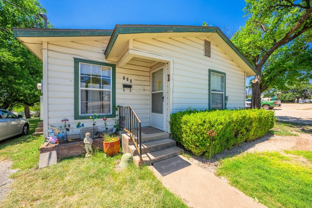 208 Francisco Lemos Street Kerrville, TX 78028