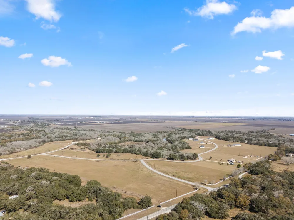 11 River Hollow Way Blessing, TX 77419