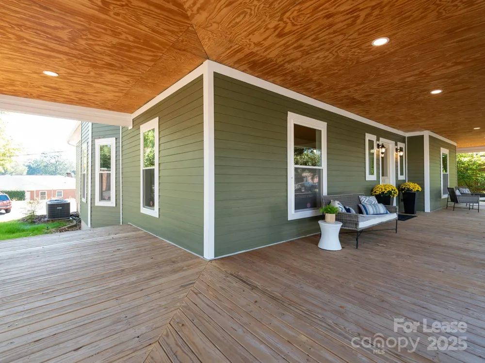 402 S Chester Street Gastonia, NC 28052