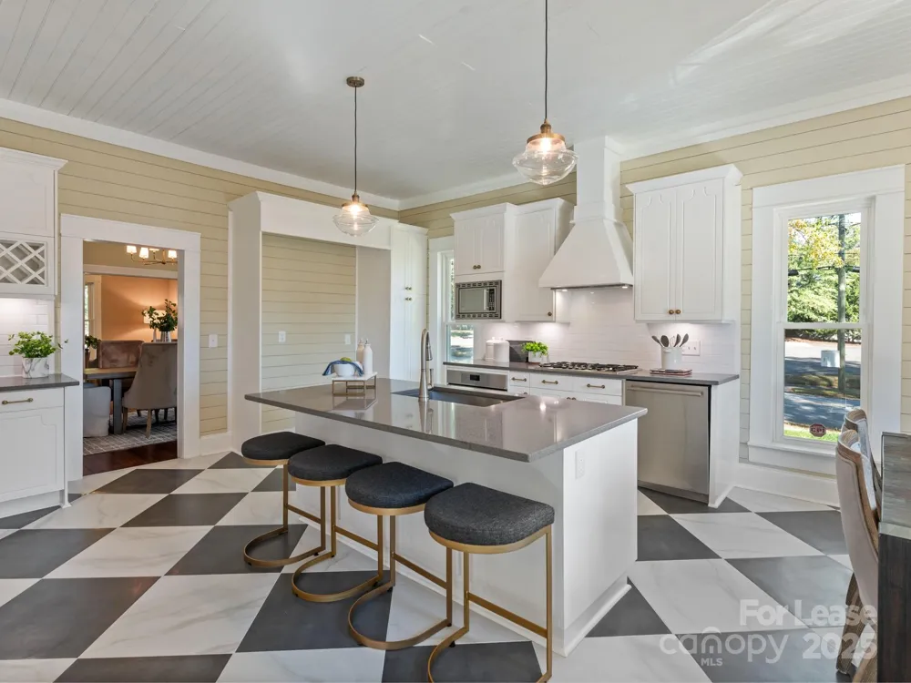 402 S Chester Street Gastonia, NC 28052