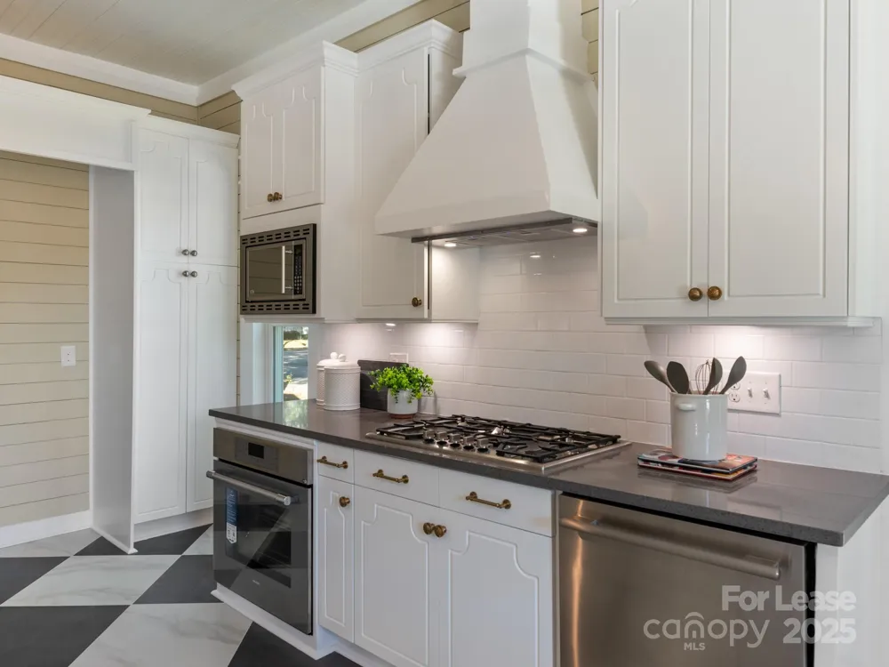 402 S Chester Street Gastonia, NC 28052
