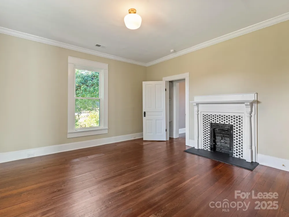 402 S Chester Street Gastonia, NC 28052