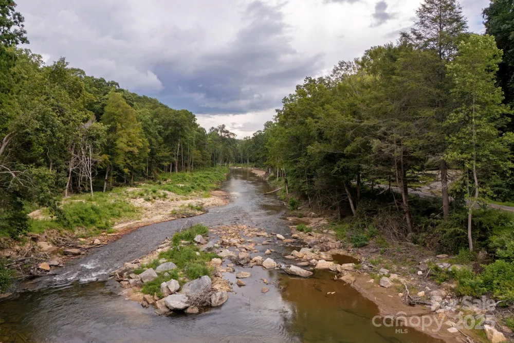 * Green River Cove Road Saluda, NC 28773