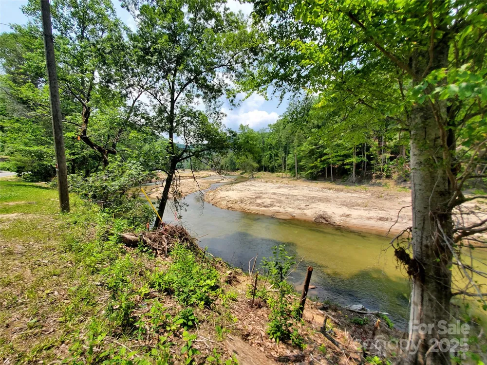 * Green River Cove Road Saluda, NC 28773