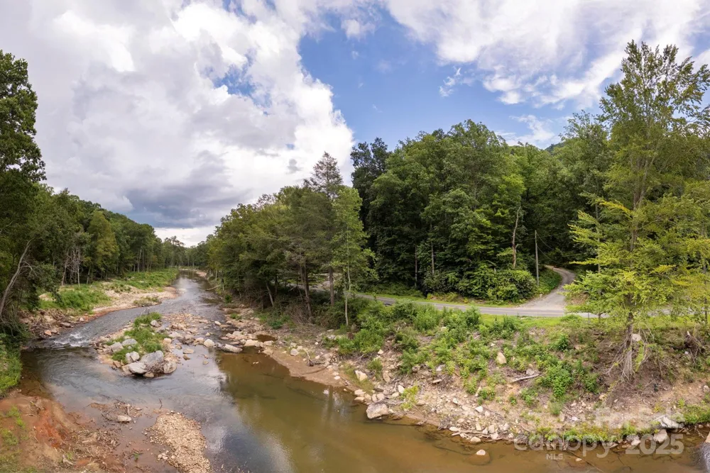 * Green River Cove Road Saluda, NC 28773