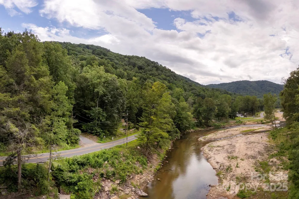 * Green River Cove Road Saluda, NC 28773