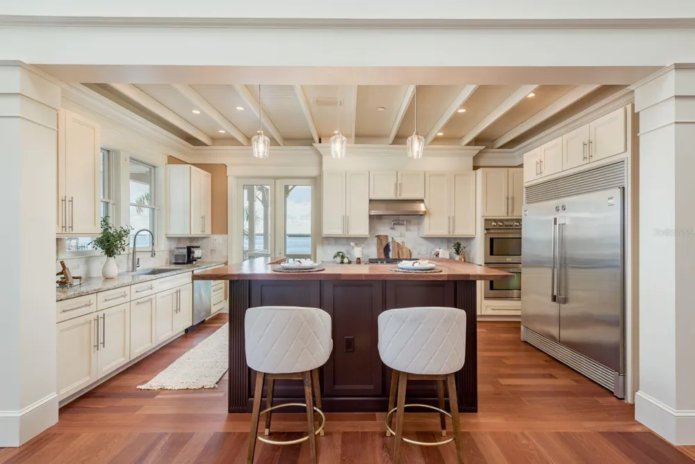 442 MIDWAY ISLAND Clearwater Beach, FL 33767