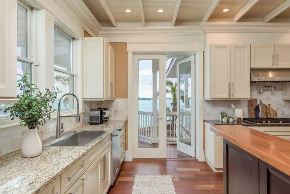 442 MIDWAY ISLAND Clearwater Beach, FL 33767
