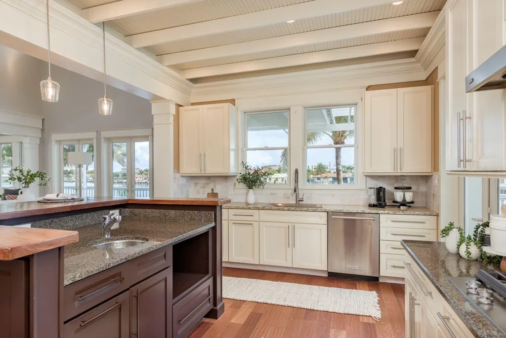 442 MIDWAY ISLAND Clearwater Beach, FL 33767