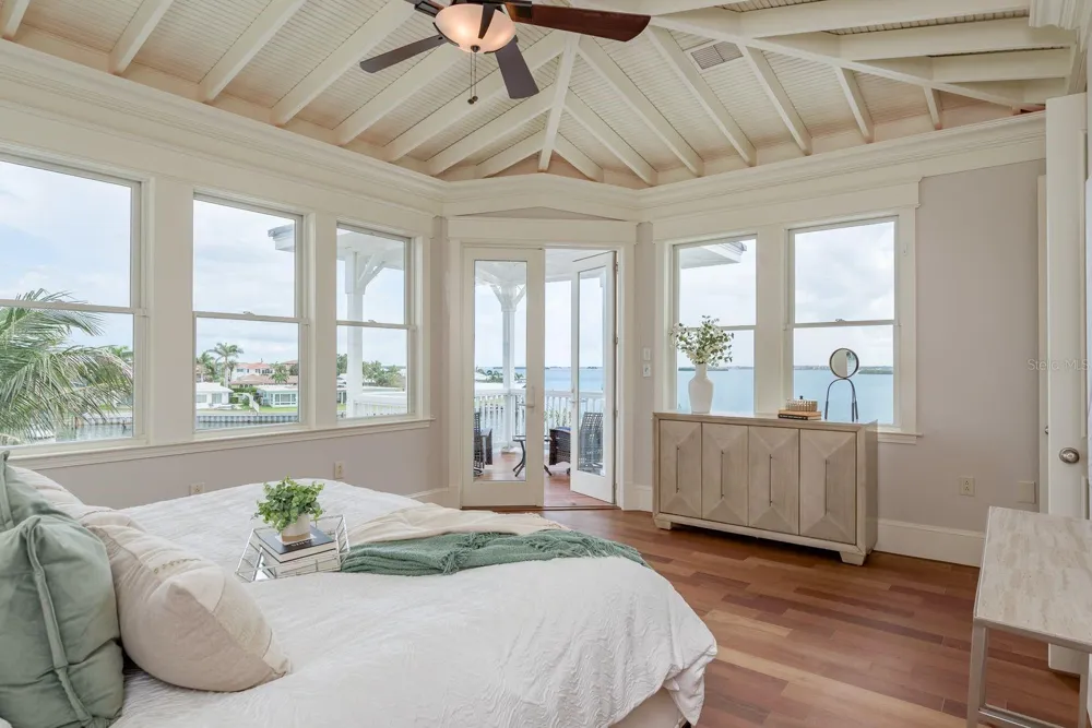 442 MIDWAY ISLAND Clearwater Beach, FL 33767