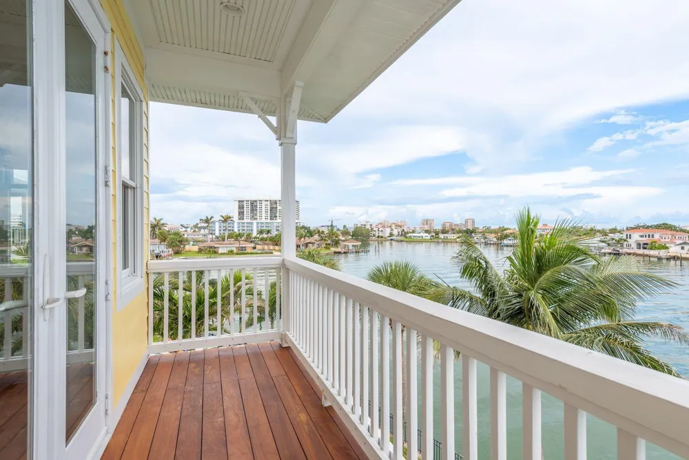 442 MIDWAY ISLAND Clearwater Beach, FL 33767