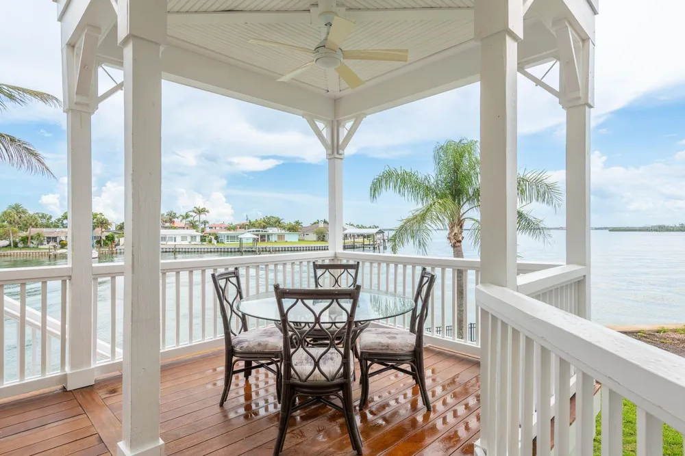 442 MIDWAY ISLAND Clearwater Beach, FL 33767