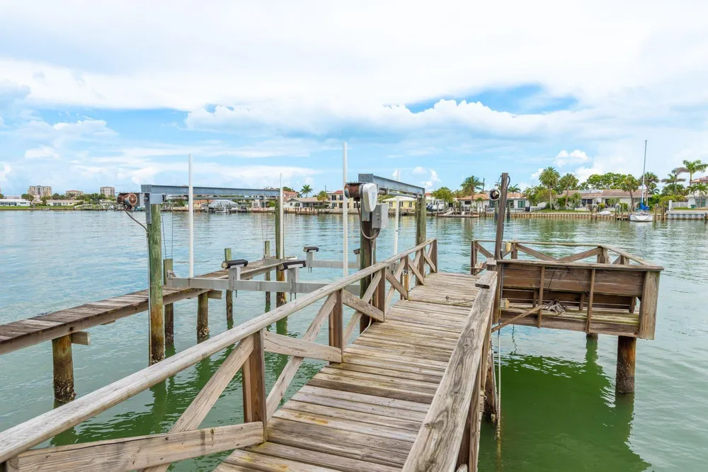 442 MIDWAY ISLAND Clearwater Beach, FL 33767