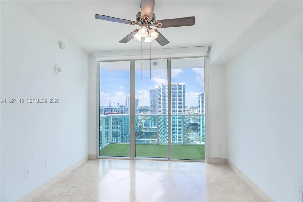 31 SE 5th St #4021 Miami, FL 33131