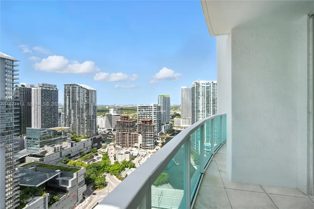 31 SE 5th St #4021 Miami, FL 33131