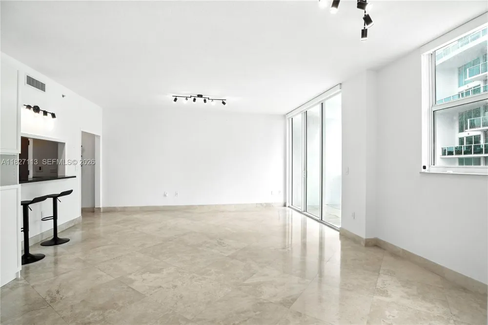 31 SE 5th St #4021 Miami, FL 33131