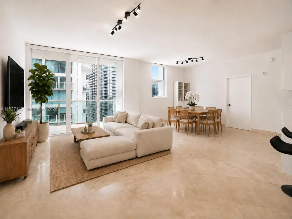 31 SE 5th St #4021 Miami, FL 33131