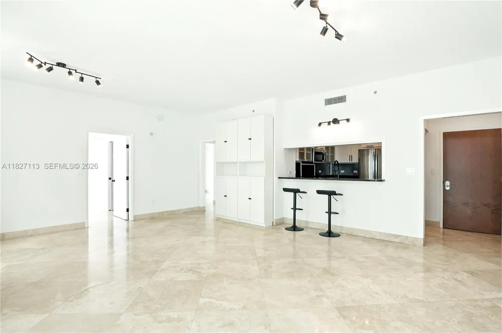 31 SE 5th St #4021 Miami, FL 33131