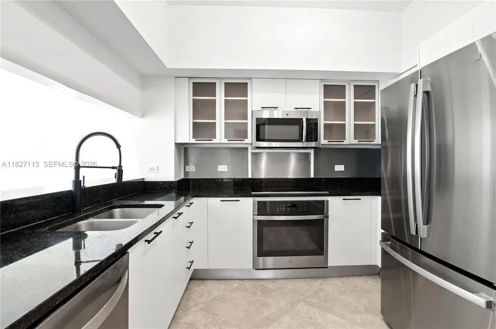 31 SE 5th St #4021 Miami, FL 33131