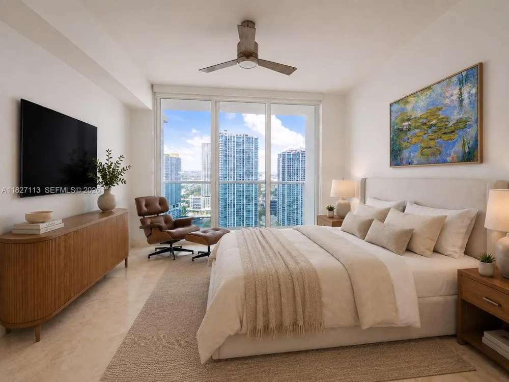31 SE 5th St #4021 Miami, FL 33131