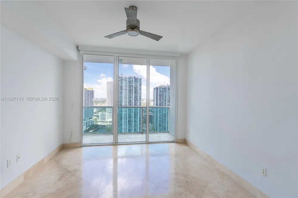31 SE 5th St #4021 Miami, FL 33131