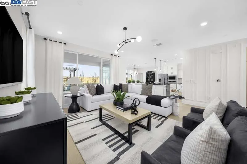 515 E Fiorino Street Mountain House, CA 95391