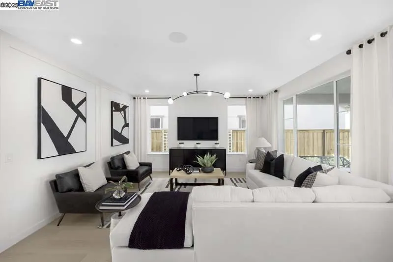 515 E Fiorino Street Mountain House, CA 95391
