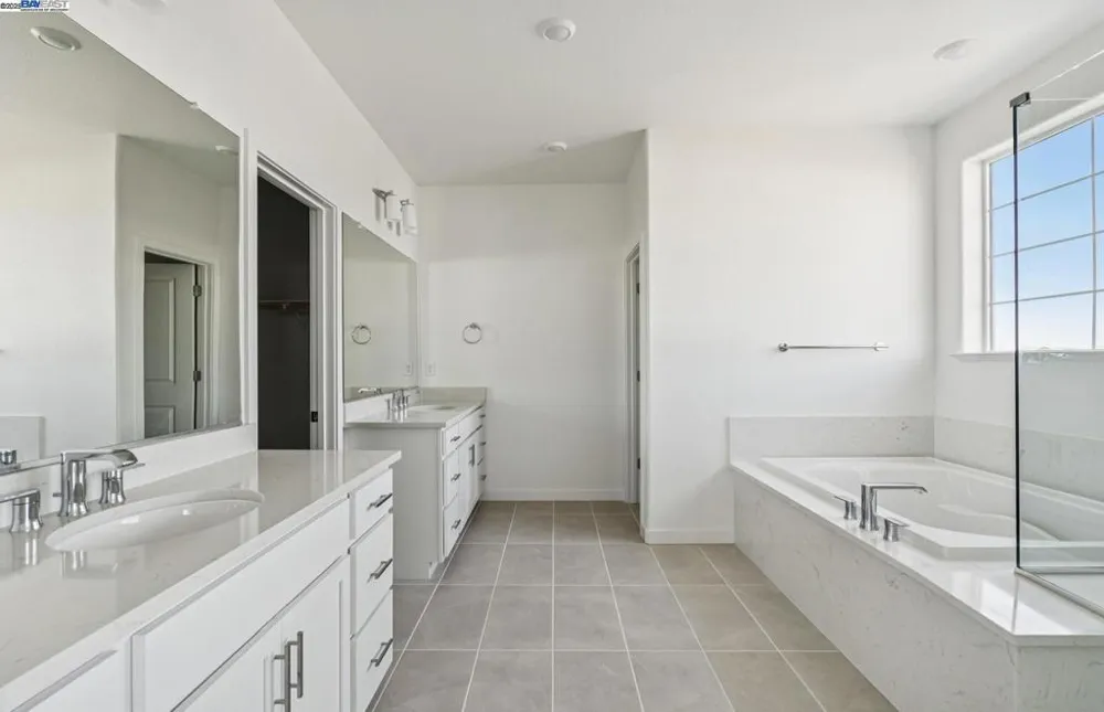 349 E Gobind Blvd Mountain House, CA 95391
