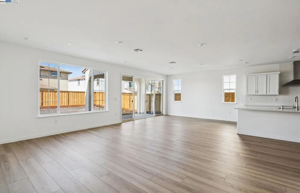 349 E Gobind Blvd Mountain House, CA 95391
