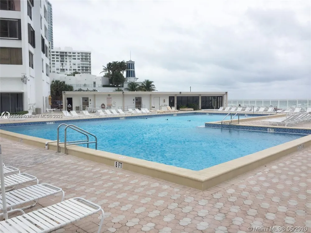 3505 S Ocean Dr #320 Hollywood, FL 33019