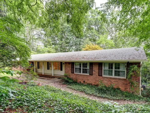 8 Mayfair Drive