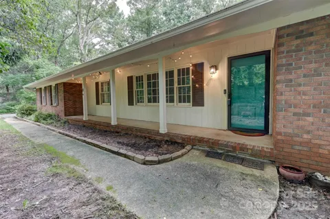8 Mayfair Drive