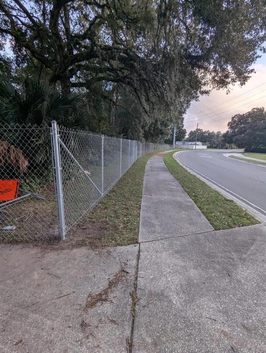 4900 BAYMEADOWS ROAD Jacksonville, FL 32217
