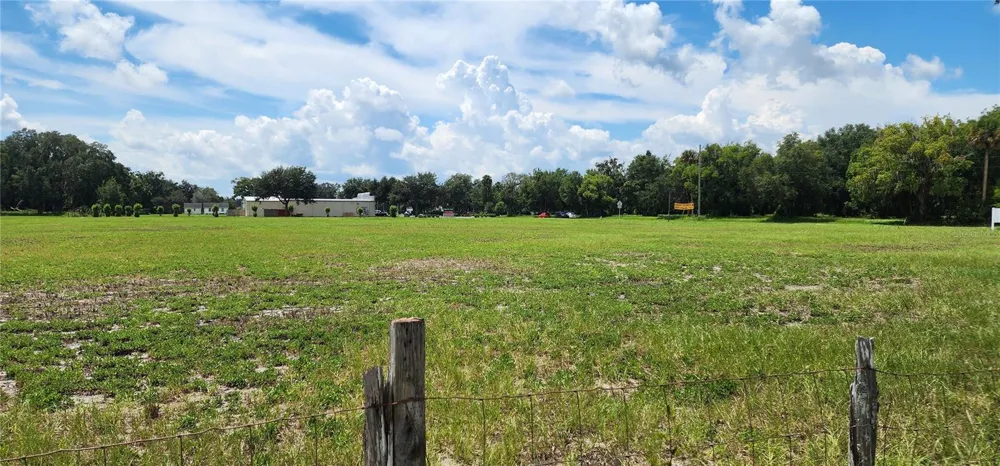 US-17 & 1ST STREET E Pierson, FL 32180