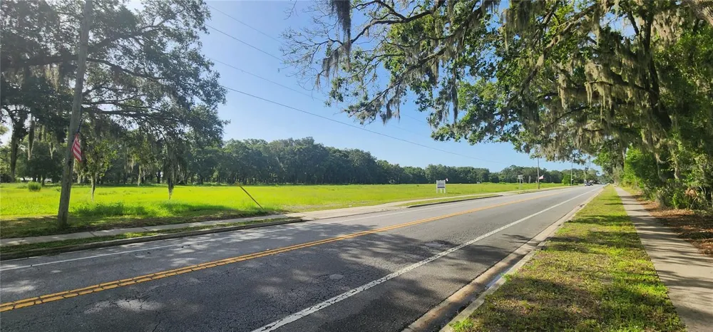 103 E 2ND AVENUE E Pierson, FL 32180