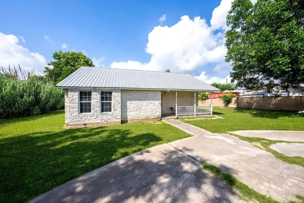 1717 NW Fleischer Drive NW Pflugerville, TX 78728