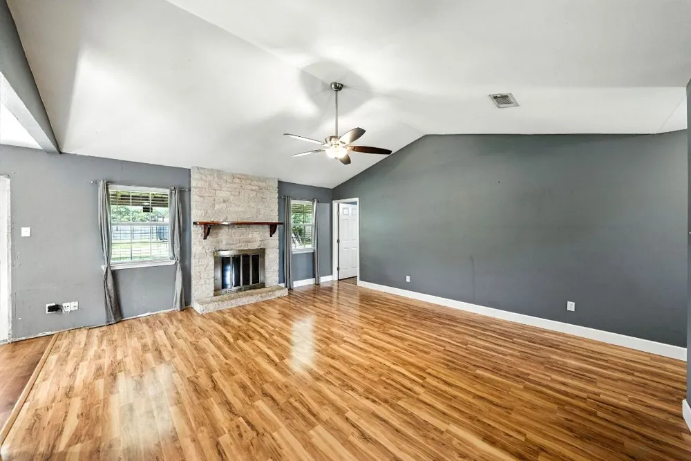 1717 NW Fleischer Drive NW Pflugerville, TX 78728