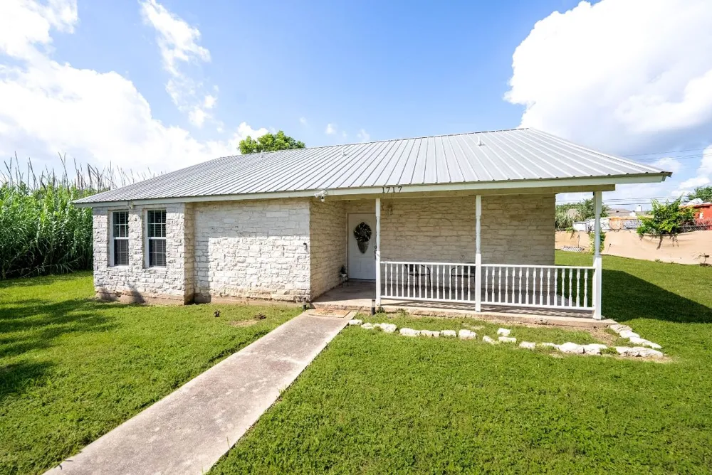 1717 NW Fleischer Drive NW Pflugerville, TX 78728