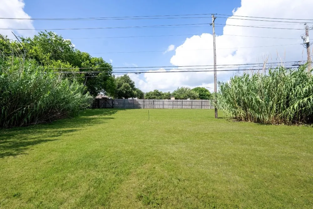 1717 NW Fleischer Drive NW Pflugerville, TX 78728