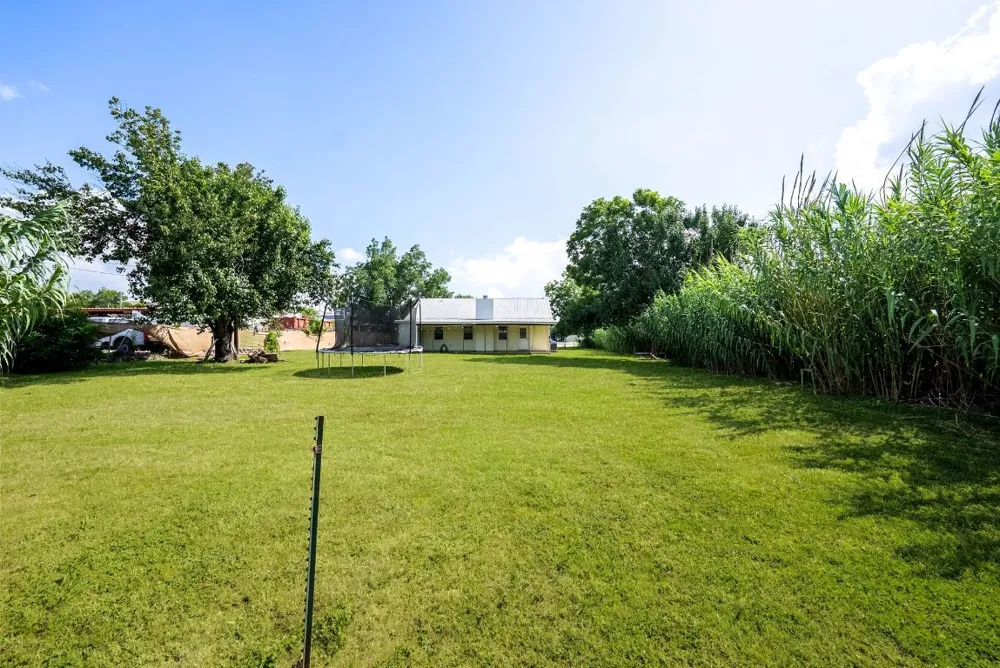1717 NW Fleischer Drive NW Pflugerville, TX 78728