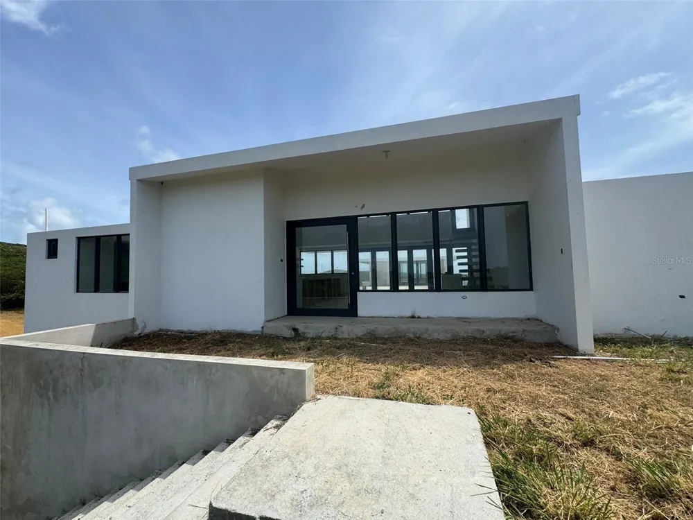 8 ALTURAS DE ZONI Culebra, PR 00775
