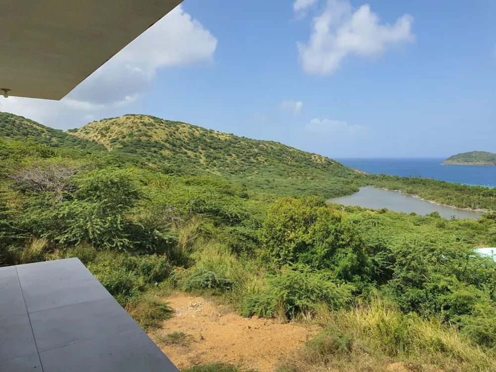 8 ALTURAS DE ZONI Culebra, PR 00775